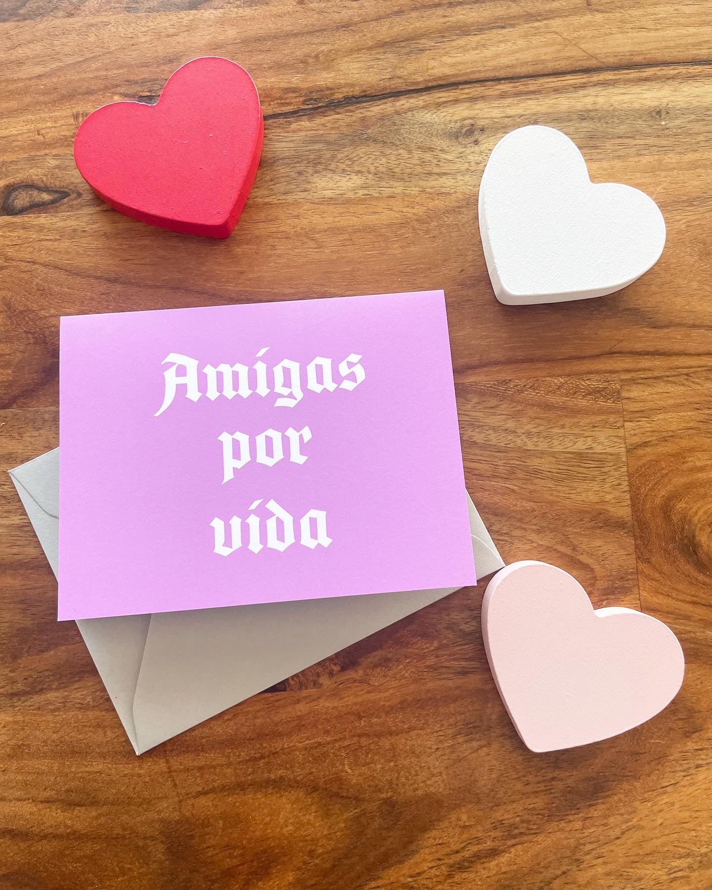 AMIGAS – Be Love